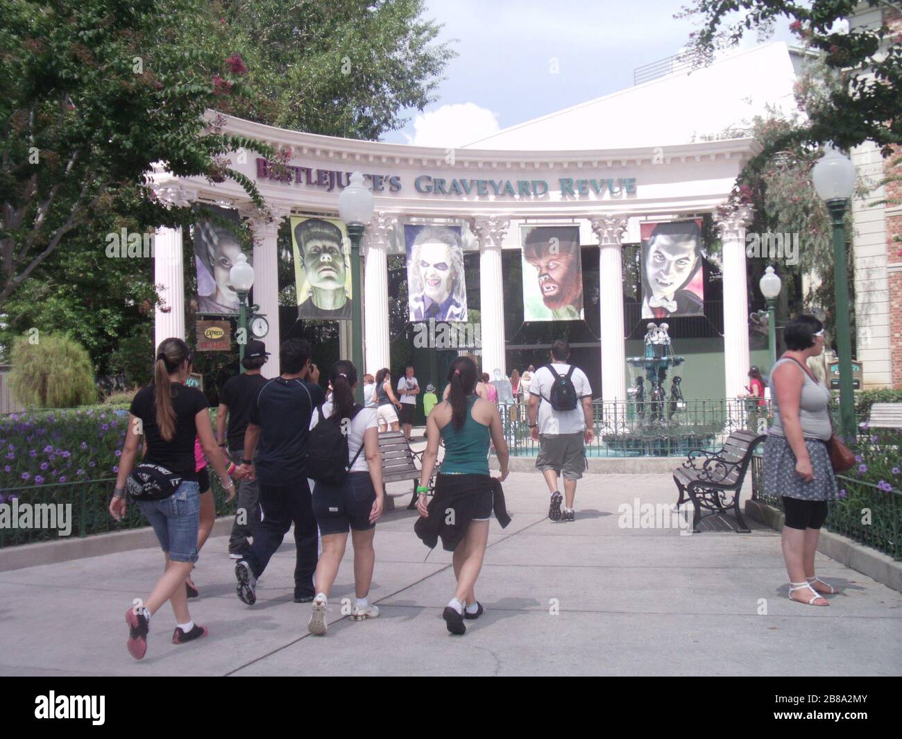 English Entrance To Beetlejuice S Rock And Roll Graveyard Revue At Universal Studios Florida 10 September 10