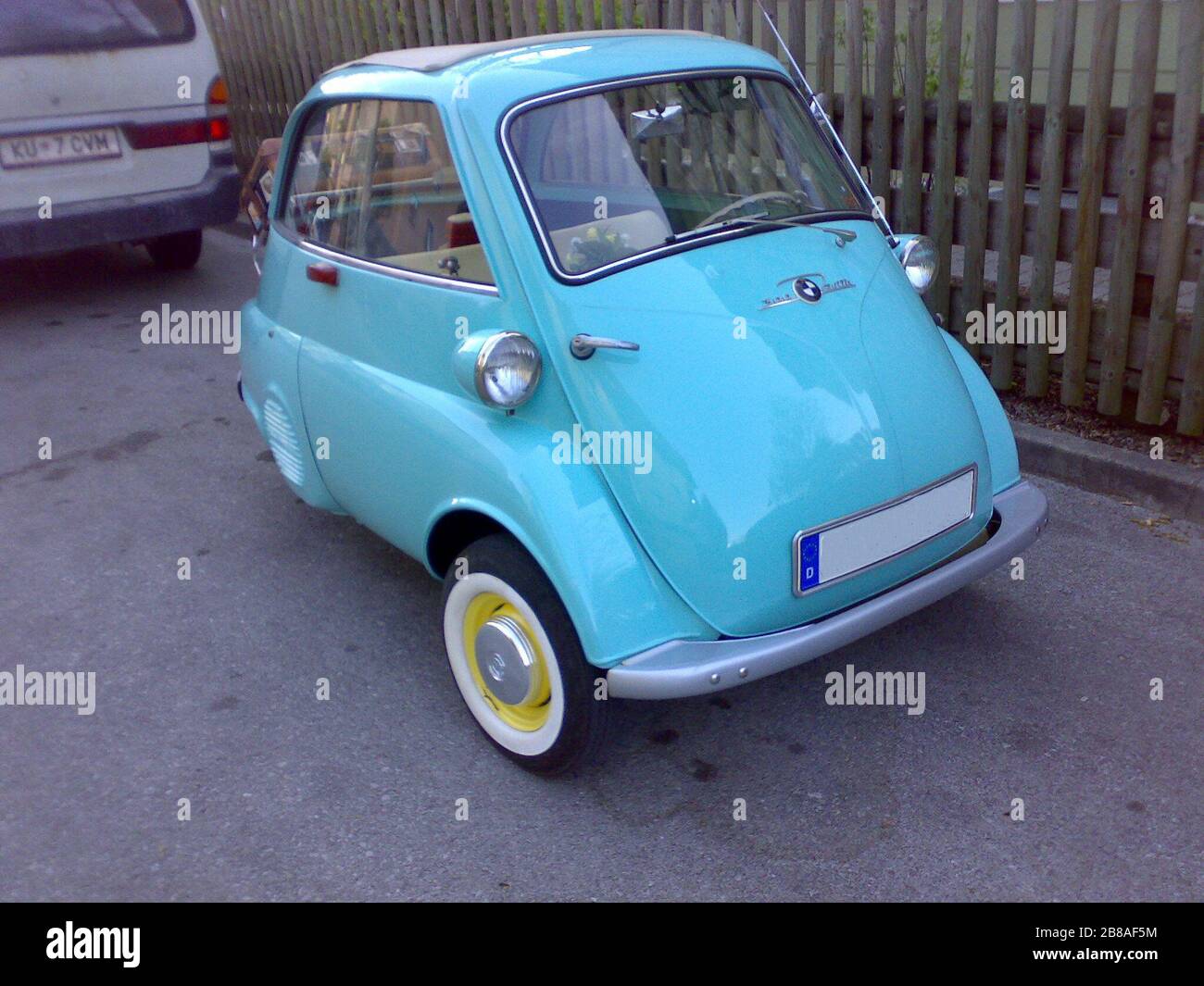 Bmw isetta hi-res stock photography and images - Page 7 - Alamy