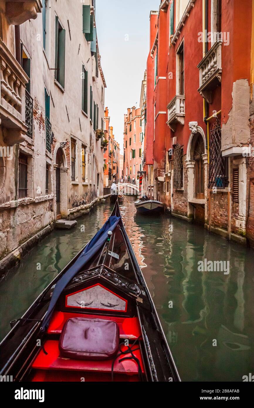 Gondola venice bucket list hi-res stock photography and images - Alamy