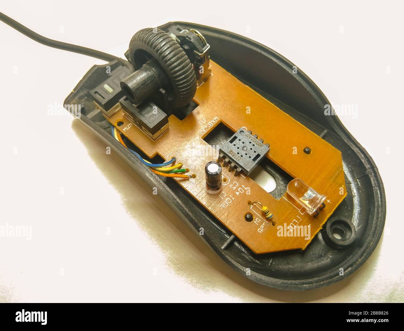 A picture of broken computer mouse Stock Photo - Alamy