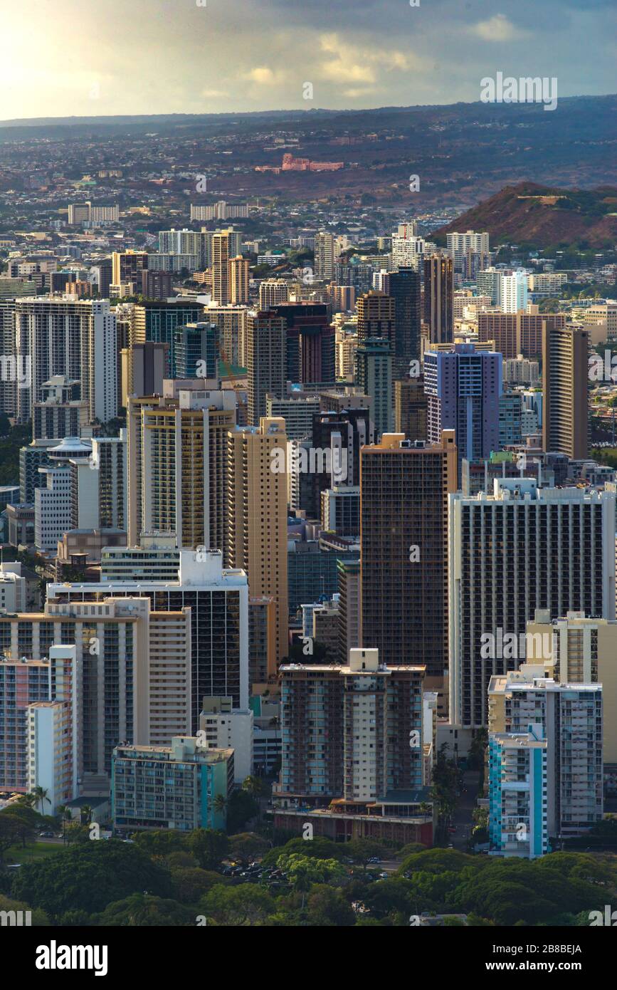 Downtown honolulu hawaii hi-res stock photography and images - Alamy