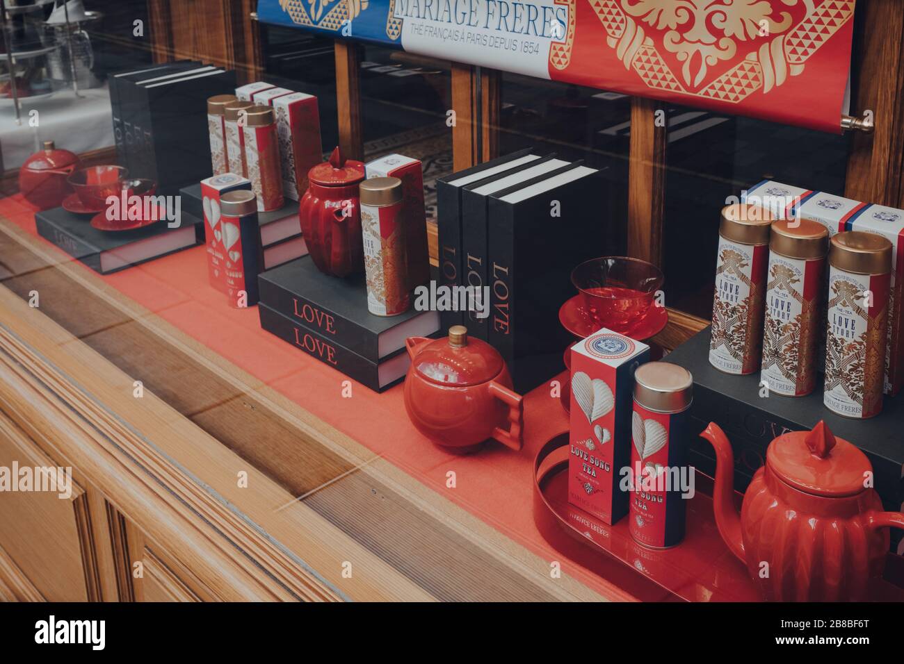 Mariage Frères tea shop in Paris, France Stock Photo - Alamy