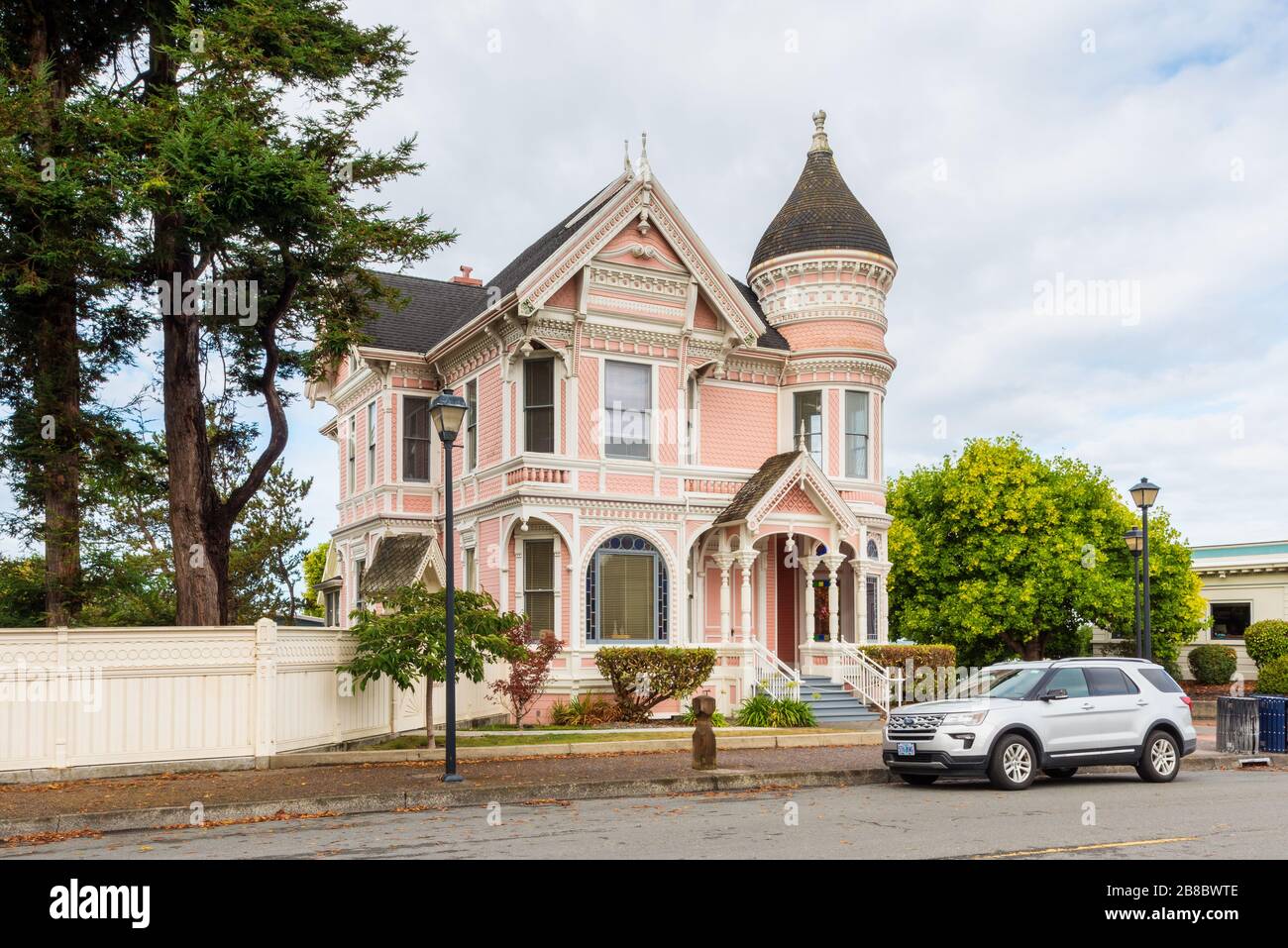 Late 19th century Victorian house called 'Pink Lady' in Eureka, California, USA. It is a vacation home today. Stock Photo