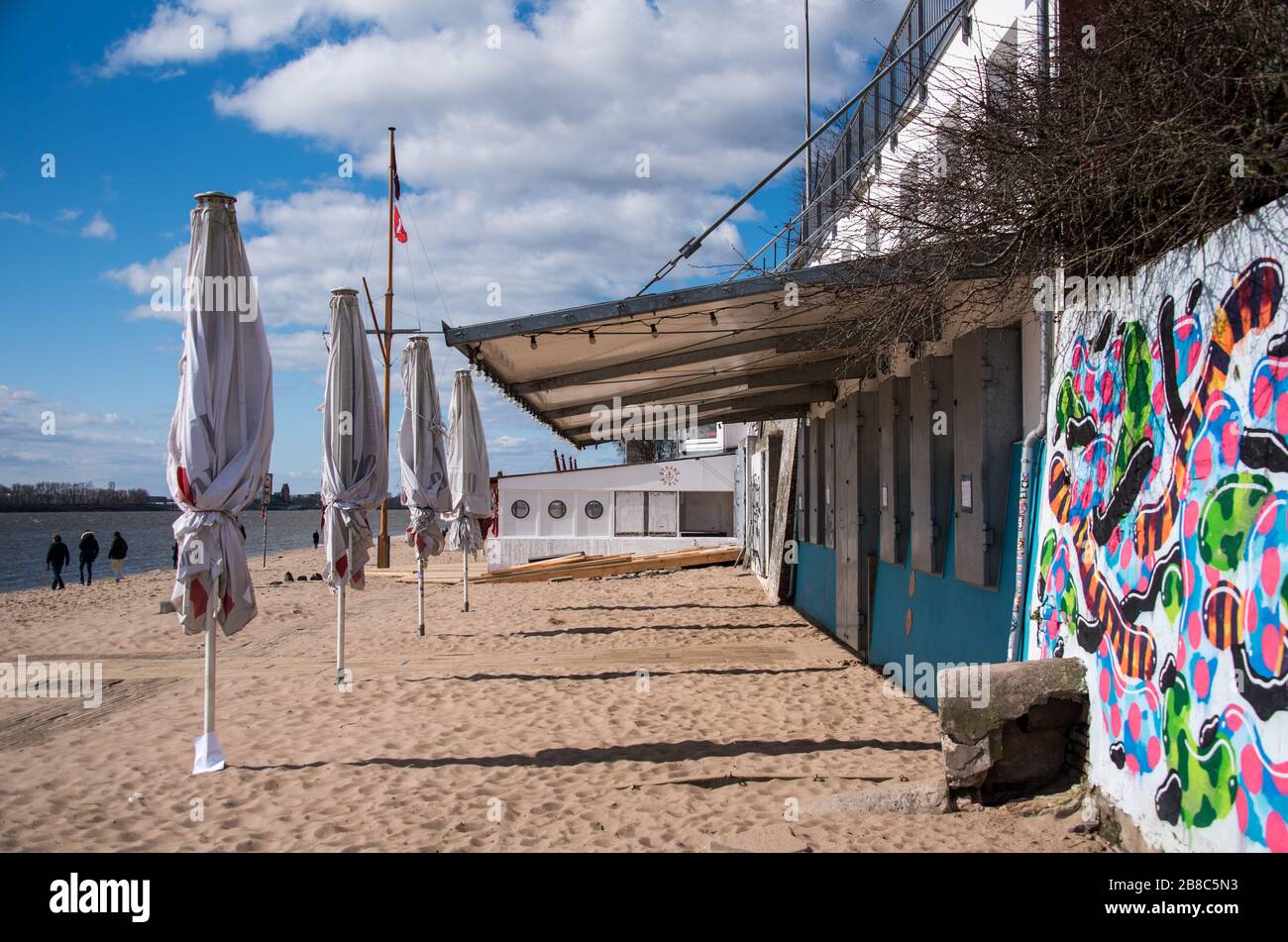 Hamburg, Germany. 21st Mar, 2020. A beach bar at the Elbe beach near Övelgönne is closed at noon. Due to the Corona crisis, there are numerous restrictions on public life. Credit: Daniel Bockwoldt/dpa/Alamy Live News Stock Photo