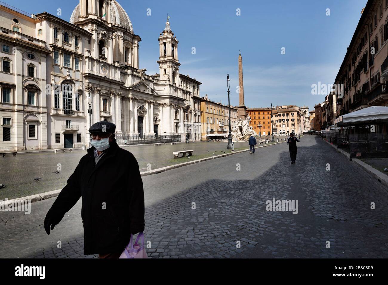 Roma, Roma, Italy. 21st Mar, 2020. Coran Virus, COD-19, emergency in the streets of Roma.The Italian Government has adopted the measure of a national lockout by closing all activities, except for essential services in an attempt to fight Coronavirus (COVID-19) .All the city, as all the whole country, is under quarantine and the movement are restricted to the necessary. The streets of the city are empty and controled by the amry. Credit: Matteo Trevisan/ZUMA Wire/Alamy Live News Stock Photo