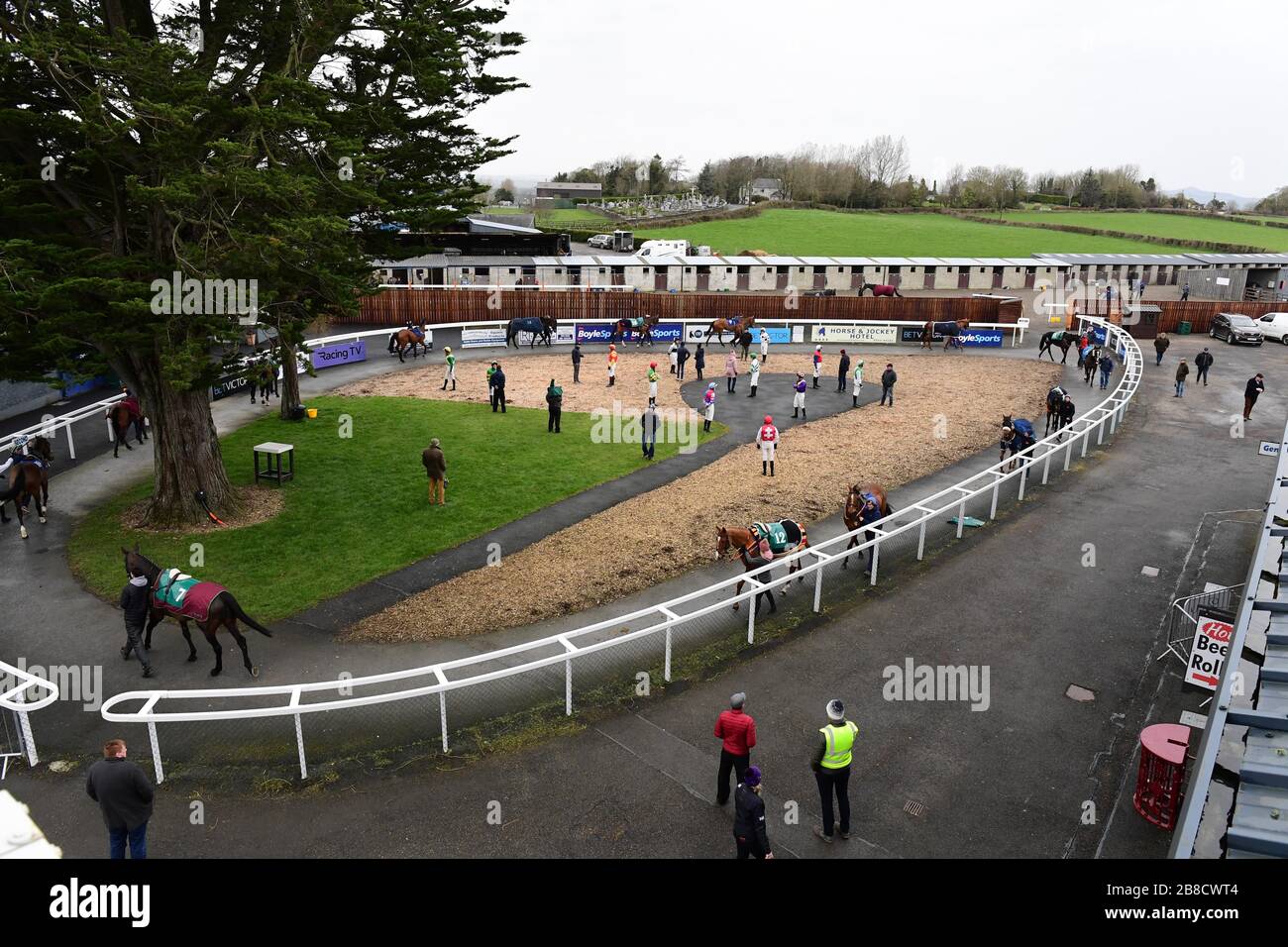 Thurles Racing Thurles horse racing hi-res stock photography and images - Alamy