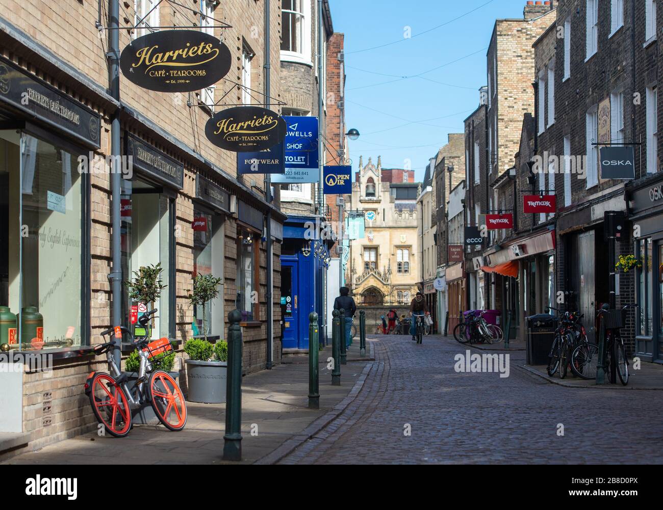 A view of Green Street in Cambridge, after Prime Minister Boris Johnson ordered pubs, restaurants, leisure centres and gyms across the country to close as the Government announced unprecedented measures to cover the wages of workers who would otherwise lose their jobs due to the coronavirus outbreak. Stock Photo