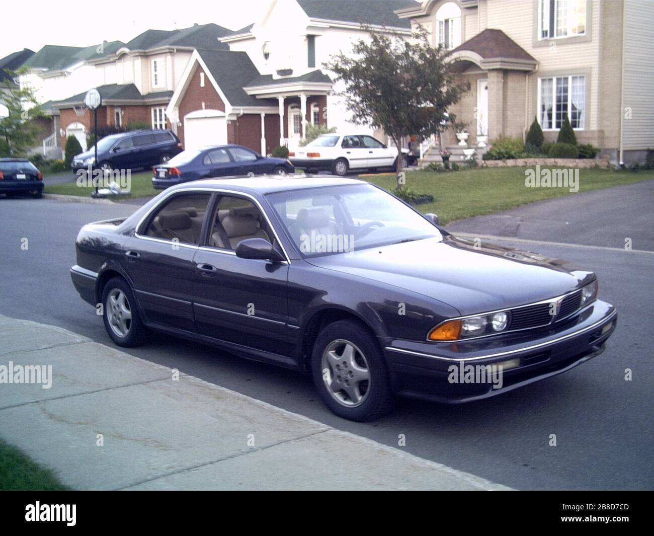 English: 1992–1996 Mitsubishi Diamante LS sedan, photographed in Quebec,  Canada.; 18 June 2006 (original upload date); Transferred from en.wikipedia  to Commons by Logan using CommonsHelper.; Bull-Doser at English Wikipedia  Stock Photo - Alamy