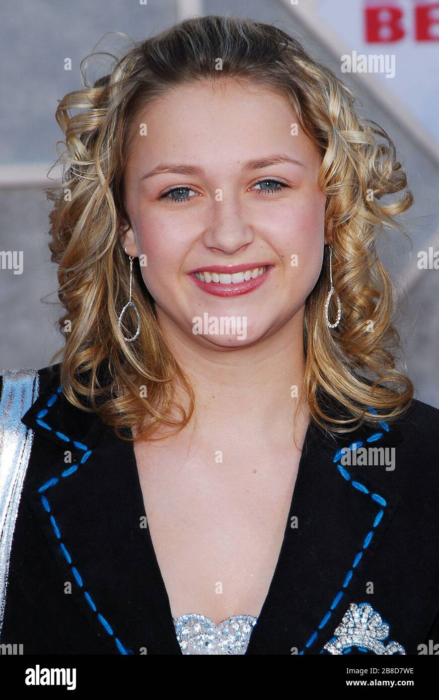 Skye McCole Bartusiak at the World Premiere of “Eight Below” held at