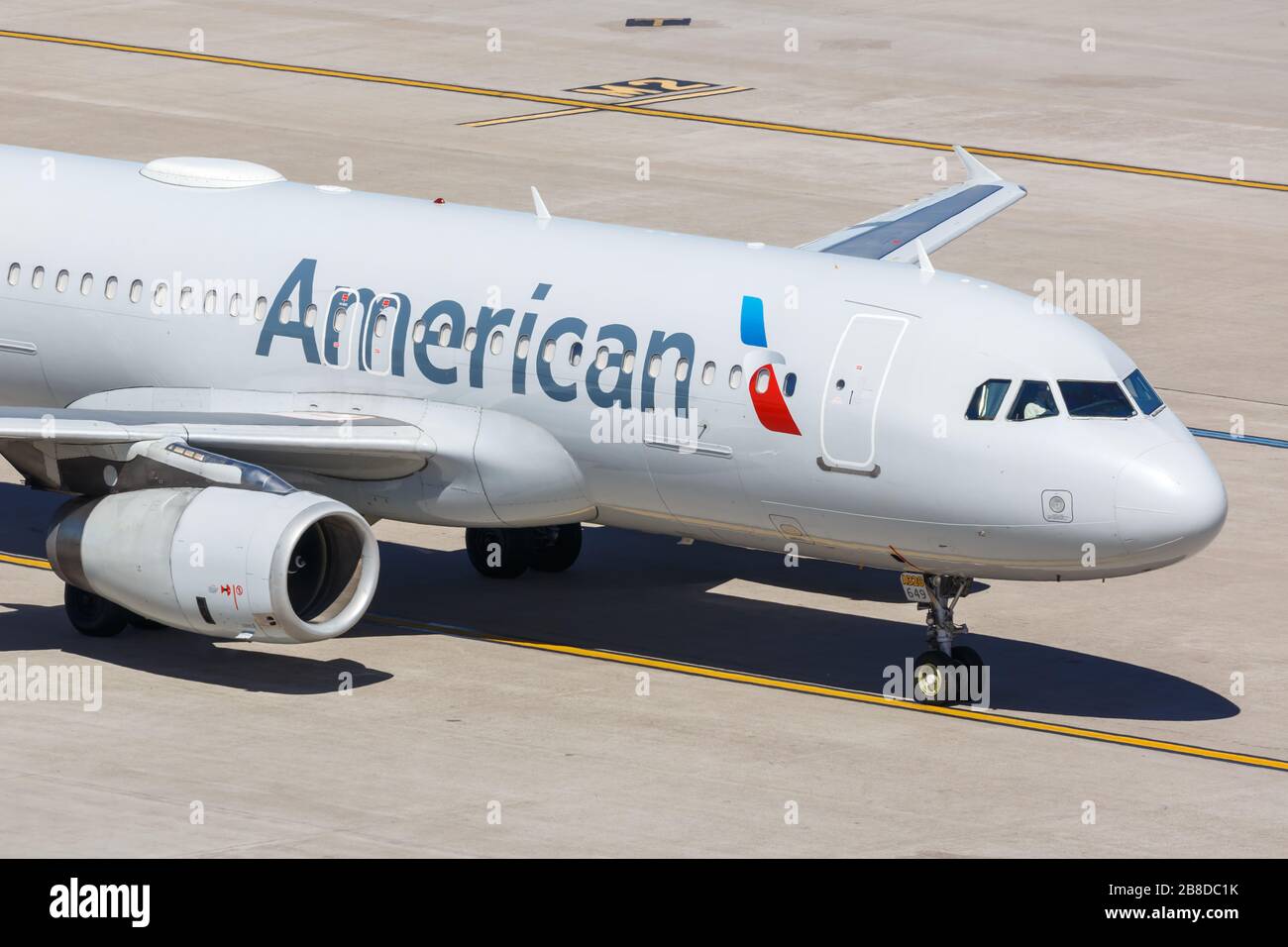 AMERICAN AIRLINES AIRBUS エアバス A320 N125UW) American Airlines Airbus A320 by Brandon McLeish