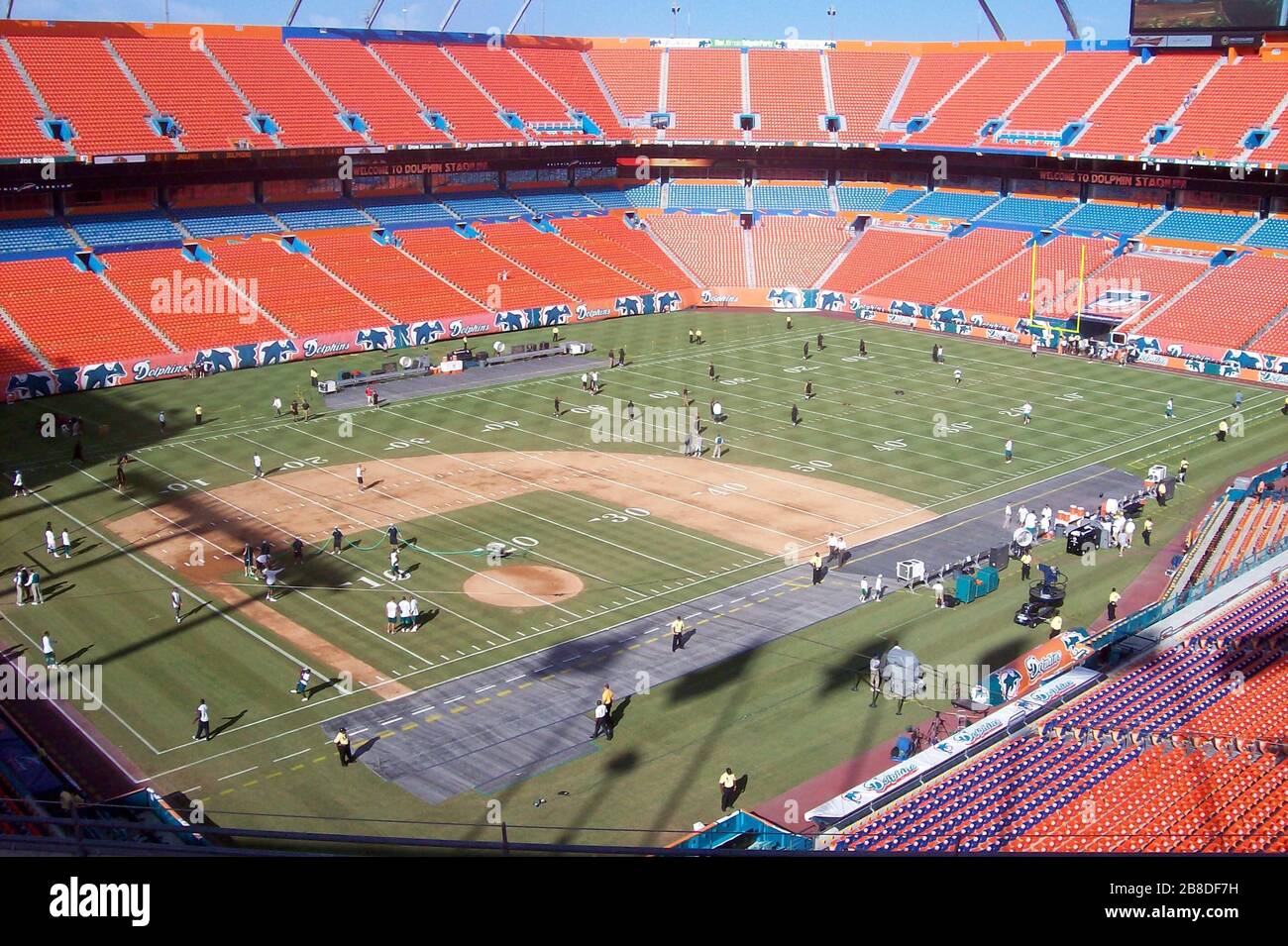 Interior of Dolphin Stadium, football configuration, with the baseball  diamond dirt.; 13 August 2007 (original upload date); Transferred from en. wikipedia to Commons.; AdamFirst at English Wikipedia Stock Photo - Alamy