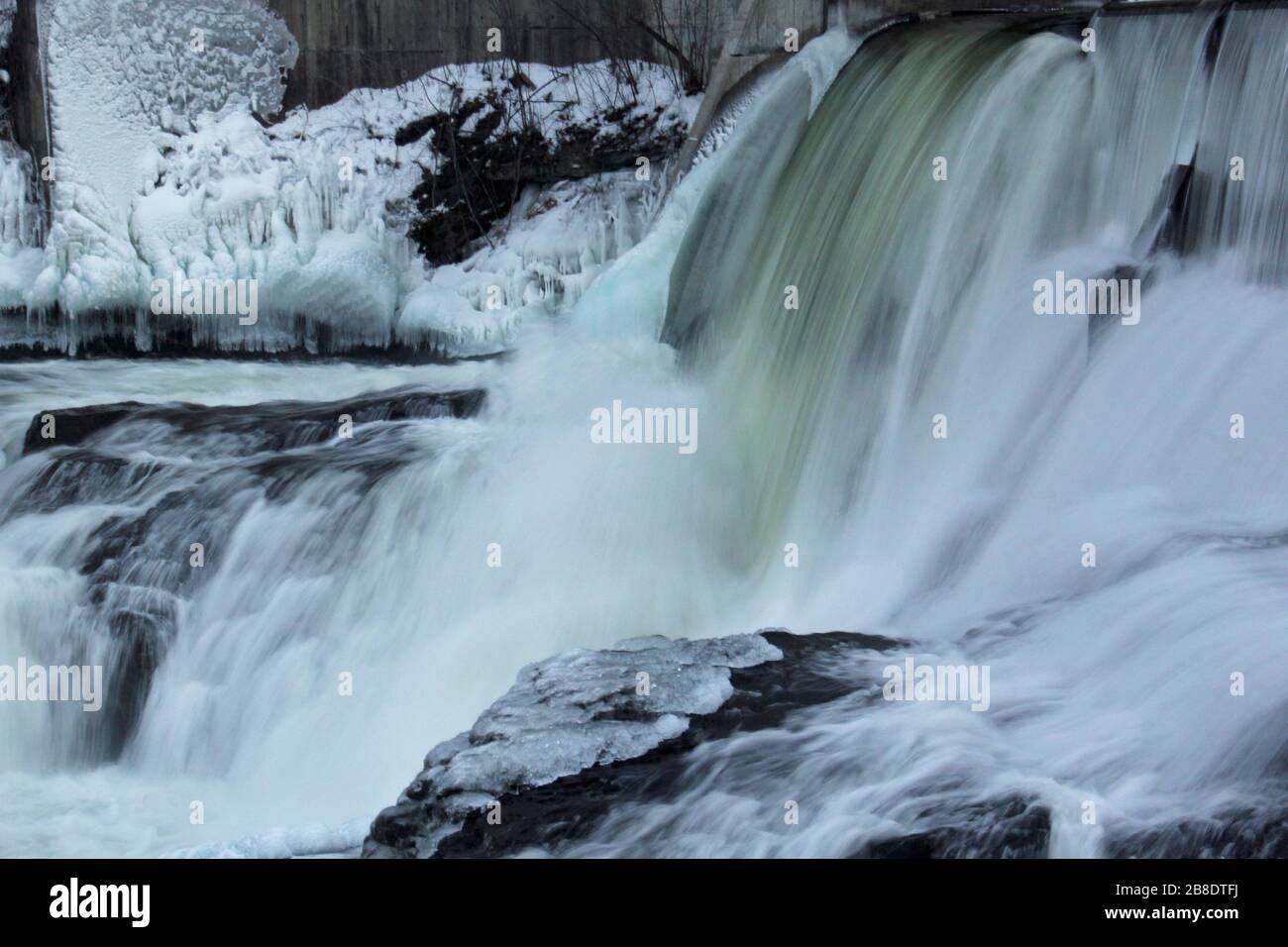 Ice barrage hires stock photography and images Alamy