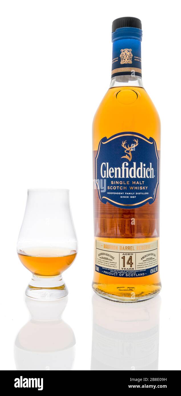 Winneconne, WI - 20 March 2020: A bottle of Glenfiddich Scotch whiskey with  a glencairn glass on an isolated background Stock Photo - Alamy