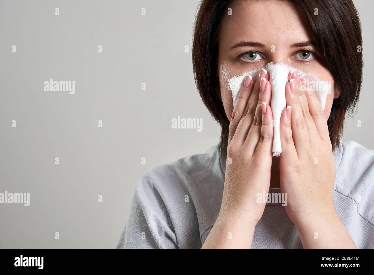 Download Gauze Mask High Resolution Stock Photography And Images Alamy Yellowimages Mockups