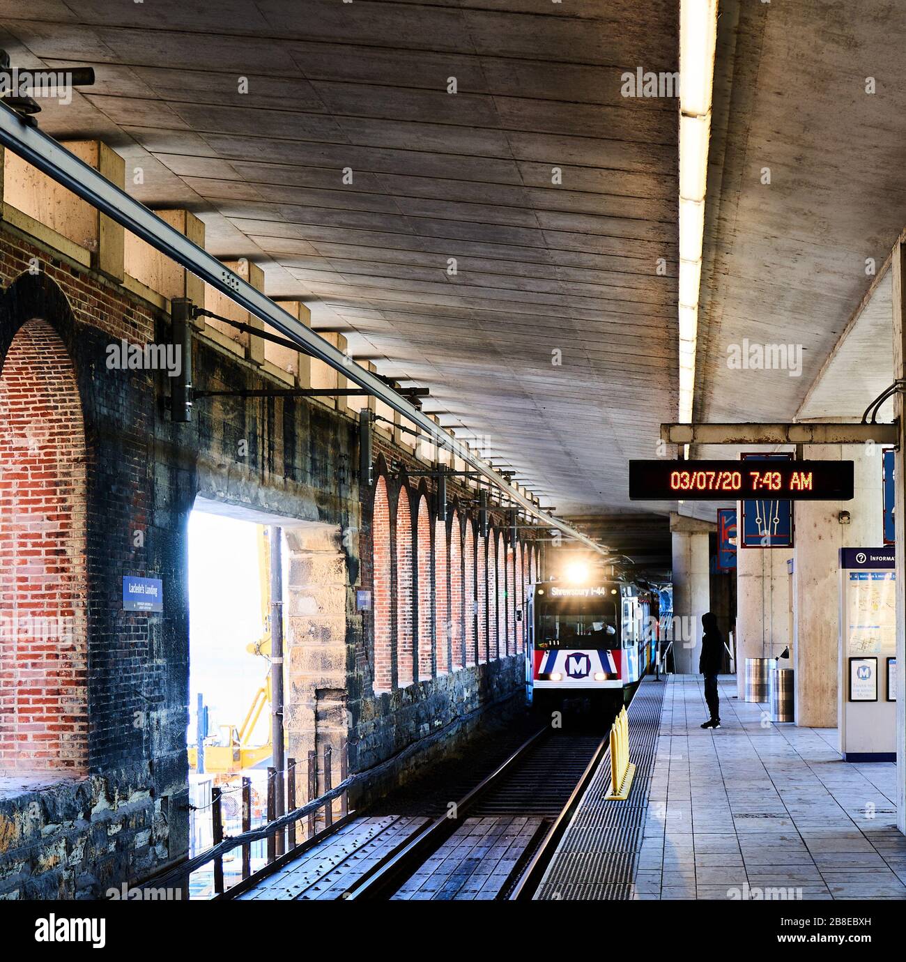 Railway Station, Metro Train Station, railway platform, Commuter rail Stock  Photo - Alamy