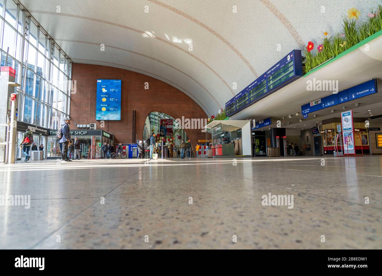 Effects of the coronavirus crisis, empty station concourse, central station, Cologne, Germany, Stock Photo