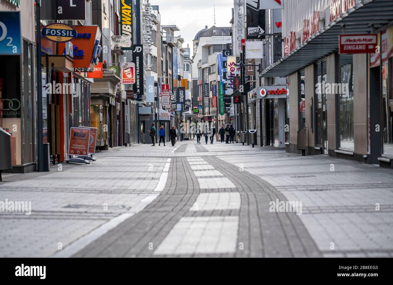 Effects of the coronavirus crisis, empty shopping street, around 1400h on Saturday, usually thousands of people go shopping here at this time, Hohe St Stock Photo