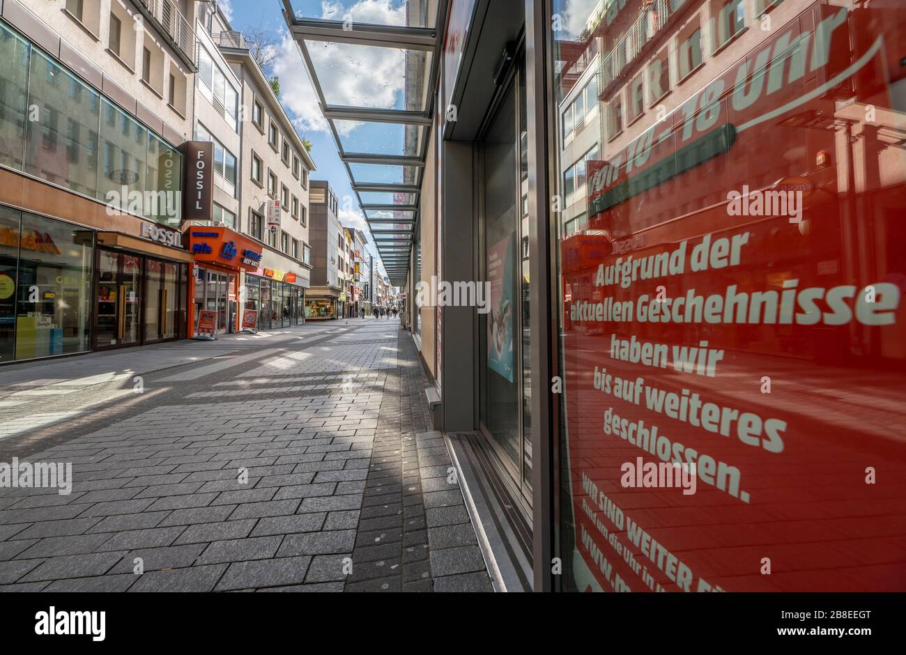 Effects of the coronavirus crisis, empty shopping street, around 1400h on Saturday, usually thousands of people go shopping here at this time, Hohe St Stock Photo