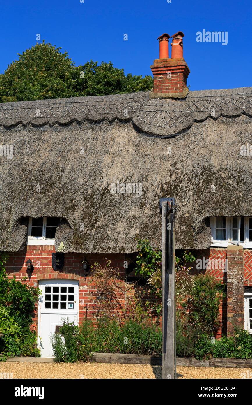 Accommodation in Brockenhurst - Thatched Cottage Hotel