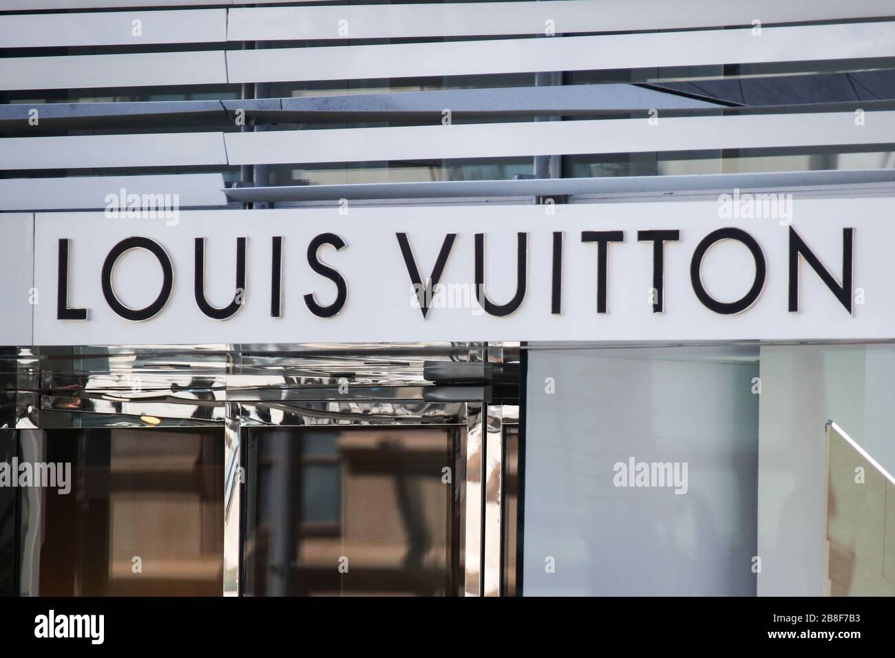 Louis Vuitton store on Rodeo Drive, Los Angeles, California, USA Stock  Photo - Alamy