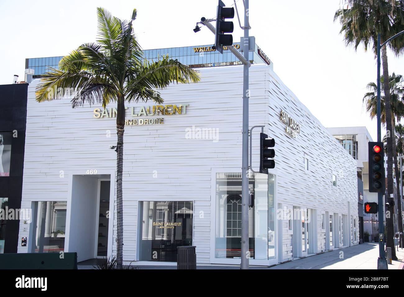 BEVERLY HILLS, LOS ANGELES, CALIFORNIA, USA - MARCH 21: Saint Laurent Rive Droite Beverly Hills store, temporarily closed due to the coronavirus, two days after the 'Safer at Home' order issued by both Los Angeles Mayor Eric Garcetti at the county level and California Governor Gavin Newsom at the state level on Thursday, March 19, 2020 which will stay in effect until at least April 19, 2020 amid the Coronavirus COVID-19 pandemic, March 21, 2020 in Beverly Hills, Los Angeles, California, United States. (Photo by Xavier Collin/Image Press Agency) Stock Photo