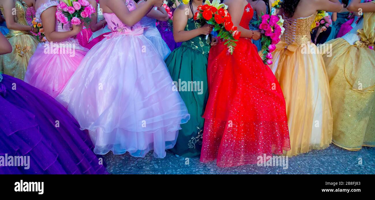 Quinceanera mexico hi-res stock photography and images - Alamy