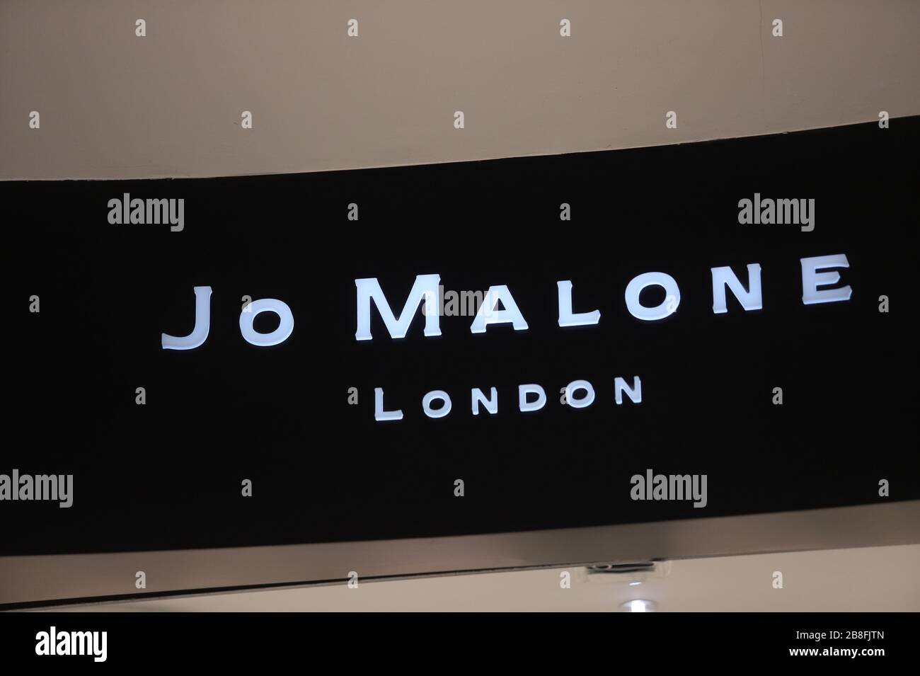 Jo Malone Shop High Resolution Stock Photography and Images - Alamy