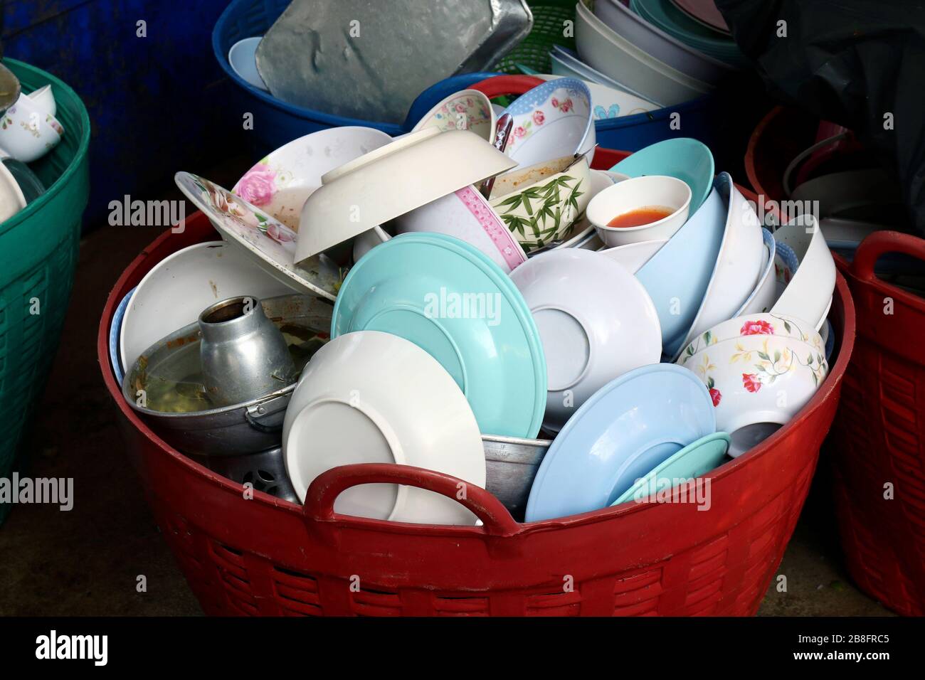 many pile dish dirty, pile plate of food is waste trash in basket plastic  dirty, pile empty and dirty dish after eating food, plate dirt Stock Photo  - Alamy