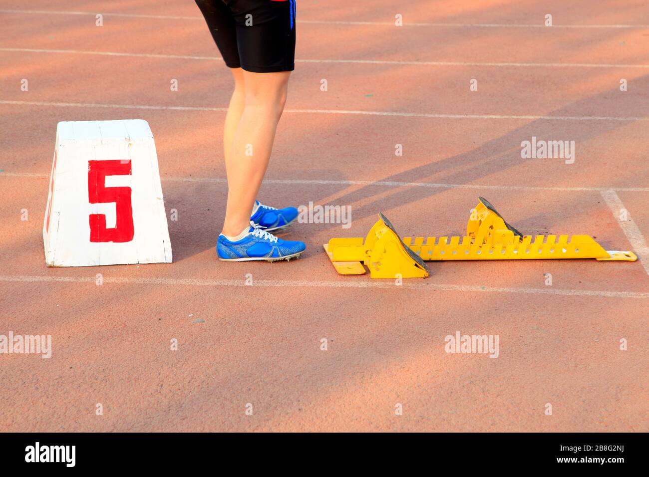 The launching, At the sports meeting, the athletes are starting to run