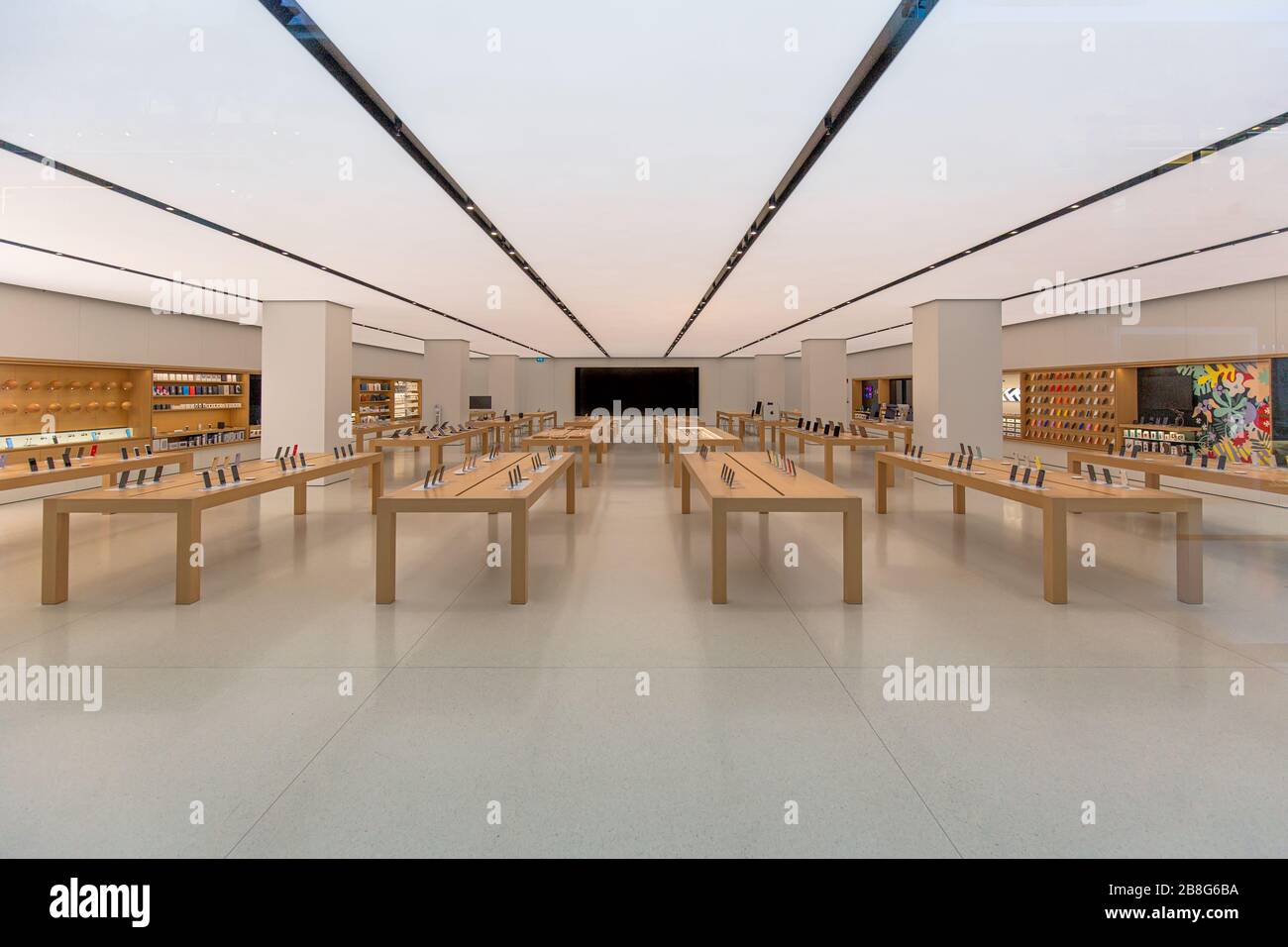 New Toronto Eaton Centre Apple Store will open December 14