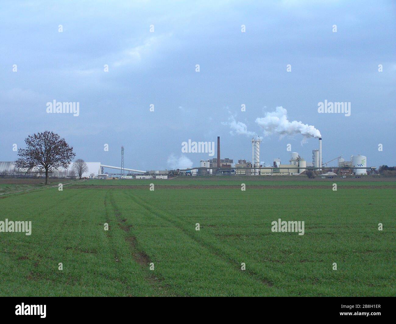 'Deutsch: Zuckerfabrik Groß Munzel während der Kampagne im Dezember 2006; 6 December 2006; Own work; hellsau; ' Stock Photo
