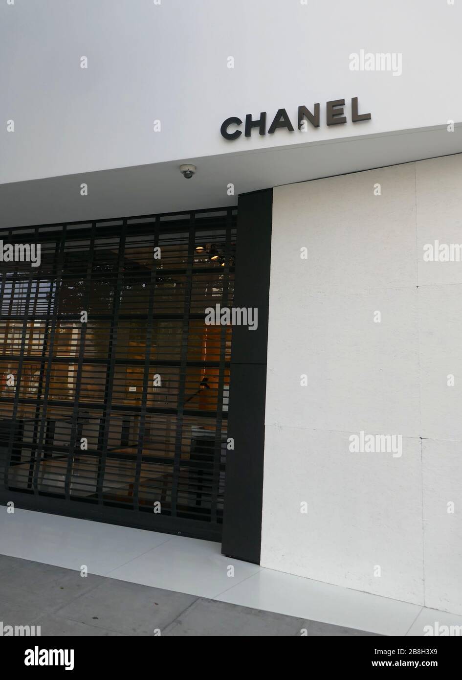 Chanel store london hi-res stock photography and images - Alamy