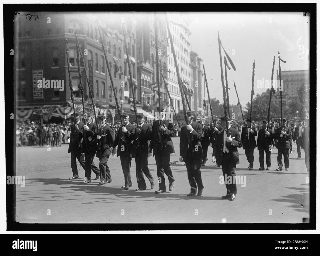 GRAND ARMY OF THE REPUBLIC. PARADE AT 1915 ENCAMPMENT. VIEWS OF PARADE ...