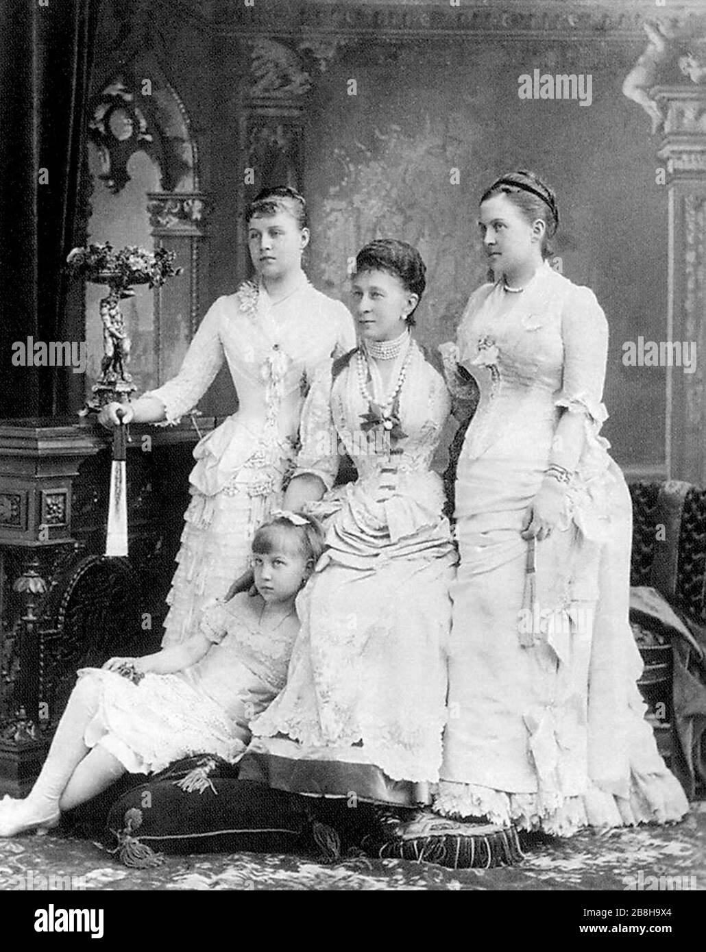 Grand Duchess Alexandra Iosifovna with her daughter and granddaughters ...