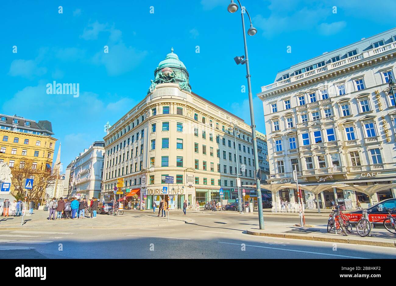 VIENNA, AUSTRIA - FEBRUARY 19, 2019: The Classic corner facade with bronze  dome of former building of Riunione Adriatica di Sicurta insurance company  Stock Photo - Alamy