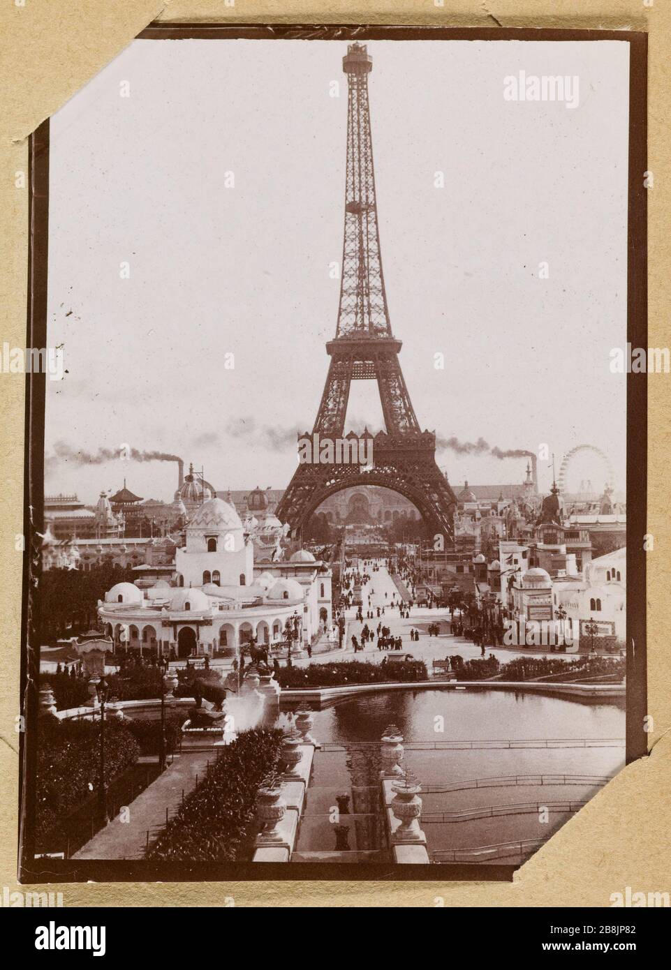 Album Of The 1900 World Expo Eiffel Tower Anonyme Album De L Exposition Universelle De 1900 Tour Eiffel 1900 Musee Des Beaux Arts De La Ville De Paris Petit Palais Stock Photo Alamy