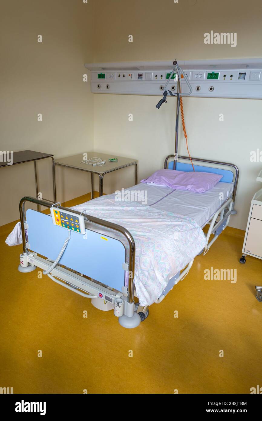Empty hospital bed prepared for next patient Stock Photo Alamy