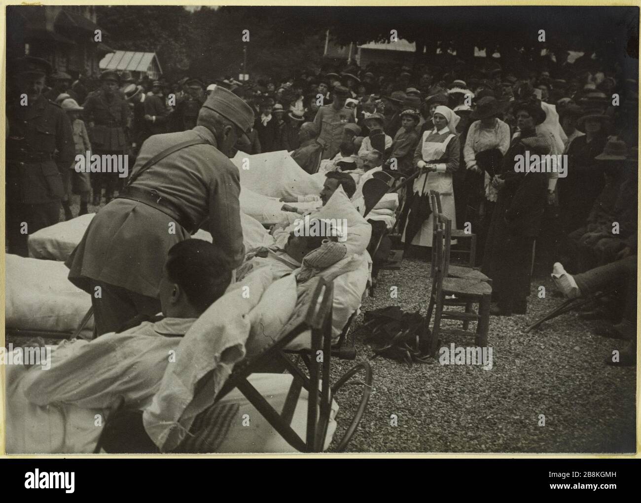Wounded soldier hi-res stock photography and images - Alamy