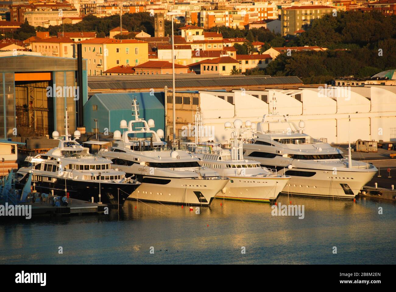 BAGNI PAOLIERI, Quercianella - Restaurant Reviews, Photos \u0026 Phone Number -  Tripadvisor, image size:1300x960
