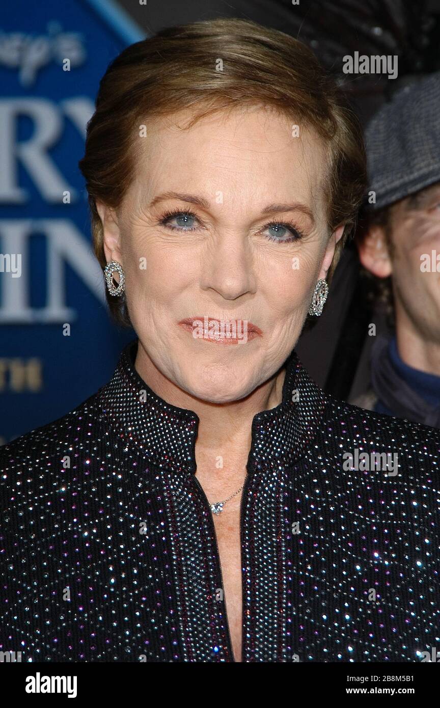Julie Andrews at the "Mary Poppins" 40th Anniversary Special Edition DVD  Pre-Premiere Gala held at The El Capitan in Hollywood, CA. The event took  place on Tuesday, November 30, 2004.Photo by: SBM /