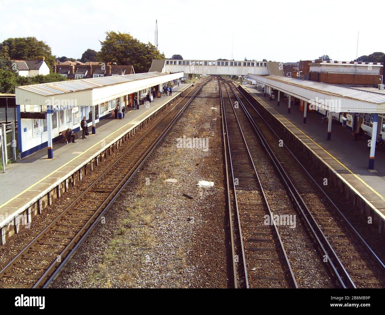 Puente de la estación hi-res stock photography and images - Alamy