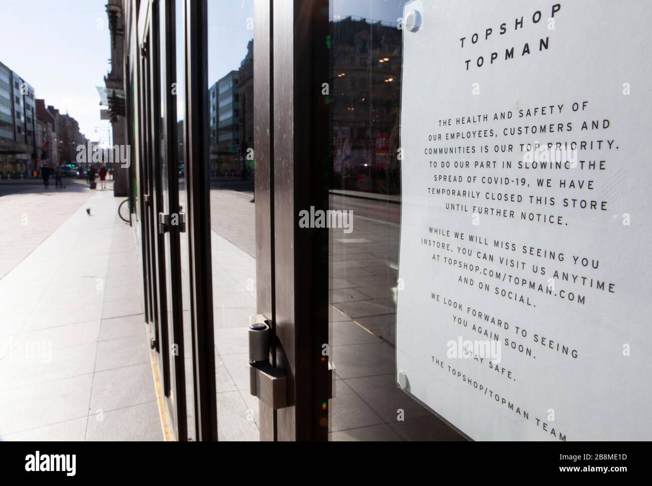 London, UK. 22nd Mar, 2020. Topshop's flagship store at Oxford Circus is now closed to customers. The social distancing advice for reducing the spread of COVID-19 virus has caused most chains and department stores to close their doors to shoppers and put their business online. Credit: Anna Watson/Alamy Live News Stock Photo