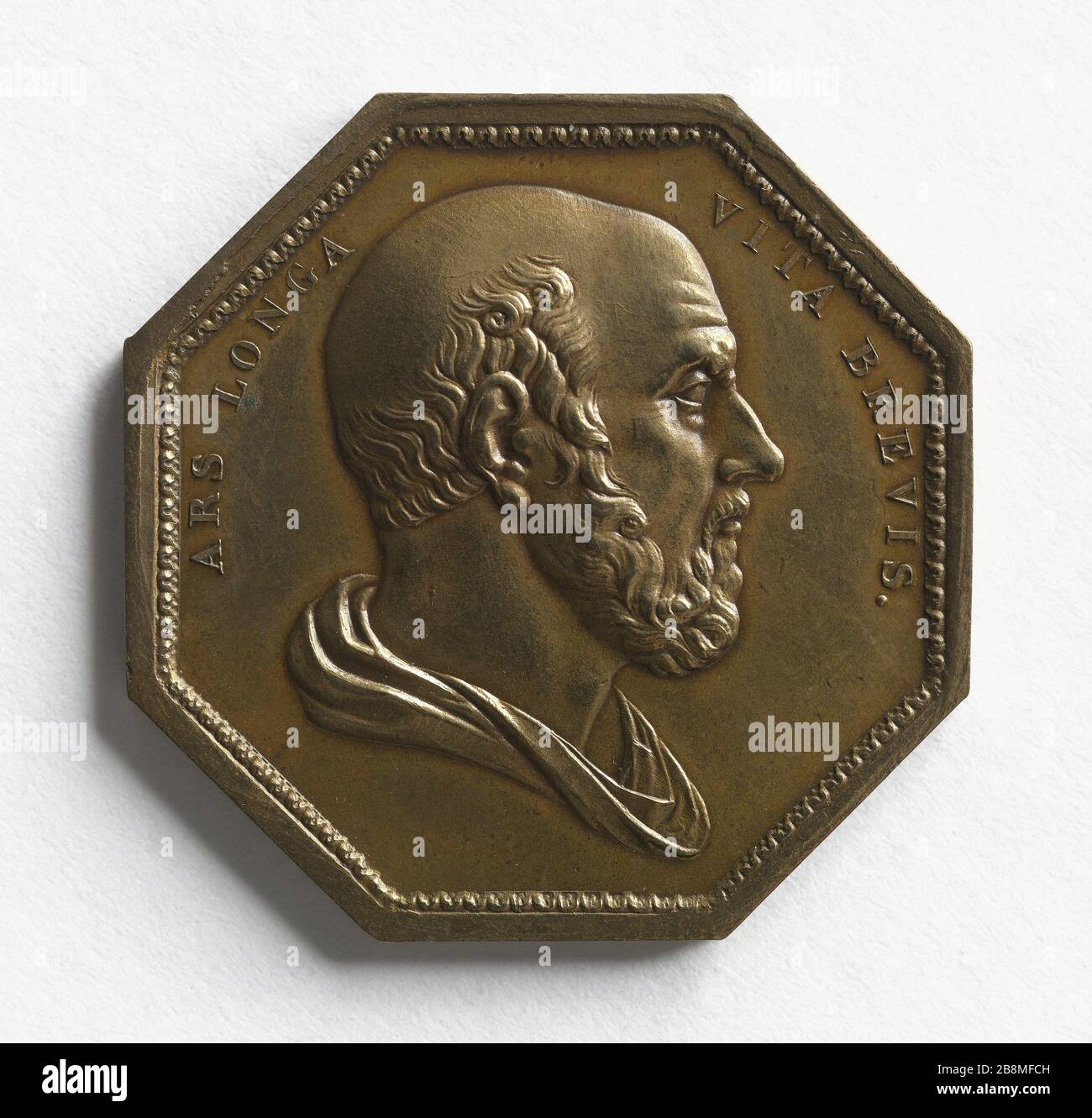 Token of the medical society of Paris, March 22, 1796 Anonyme. Jeton de la société de médecine de Paris, 22 Mars 1796. Laiton. Paris, musée Carnavalet. Stock Photo