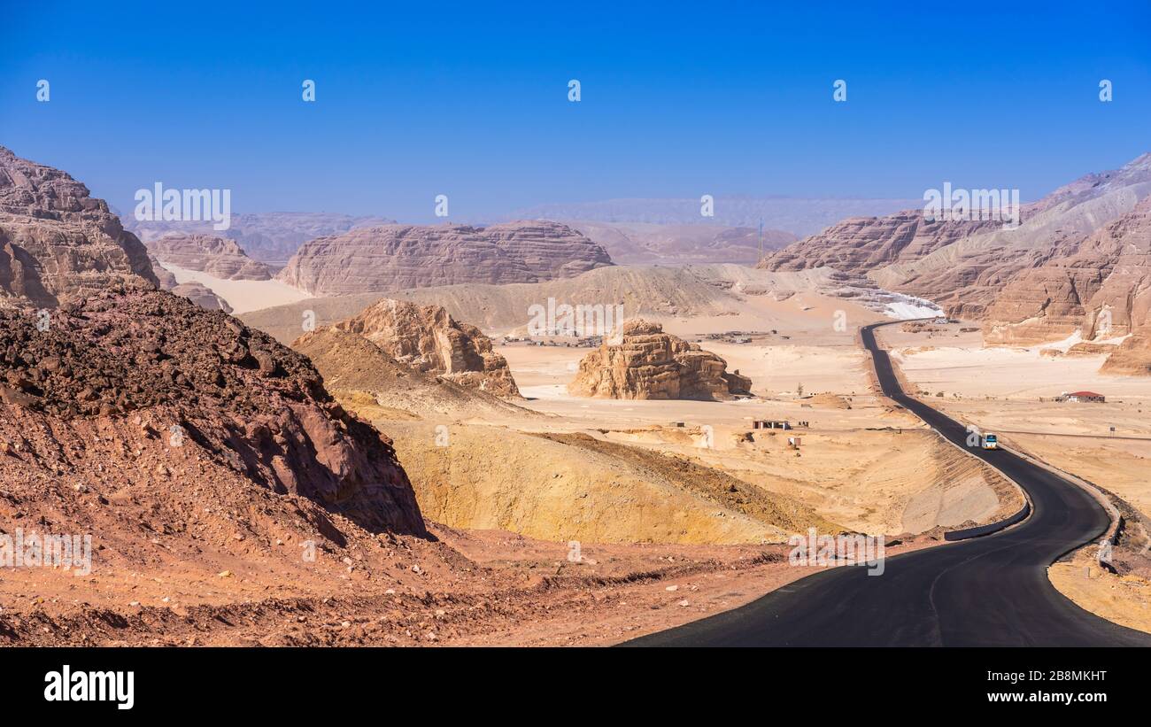 A desert road landscape in the sandstone region of the Sinai, Egypt, Stock Photo