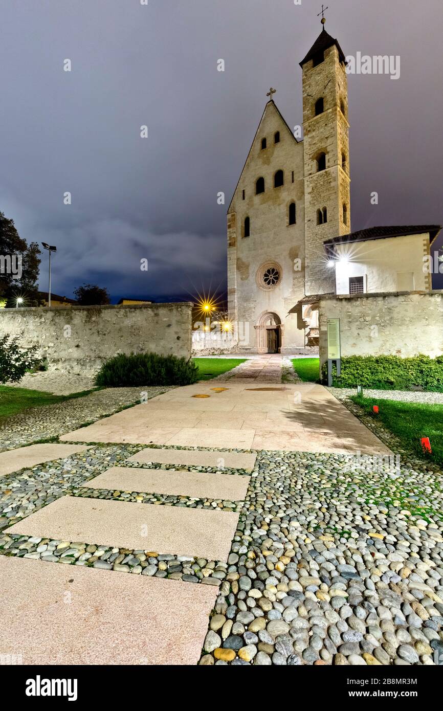 Chiesa sant'apollinare trento hires stock photography and images Alamy