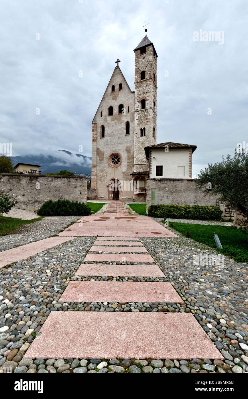 Chiesa sant'apollinare trento hires stock photography and images Alamy