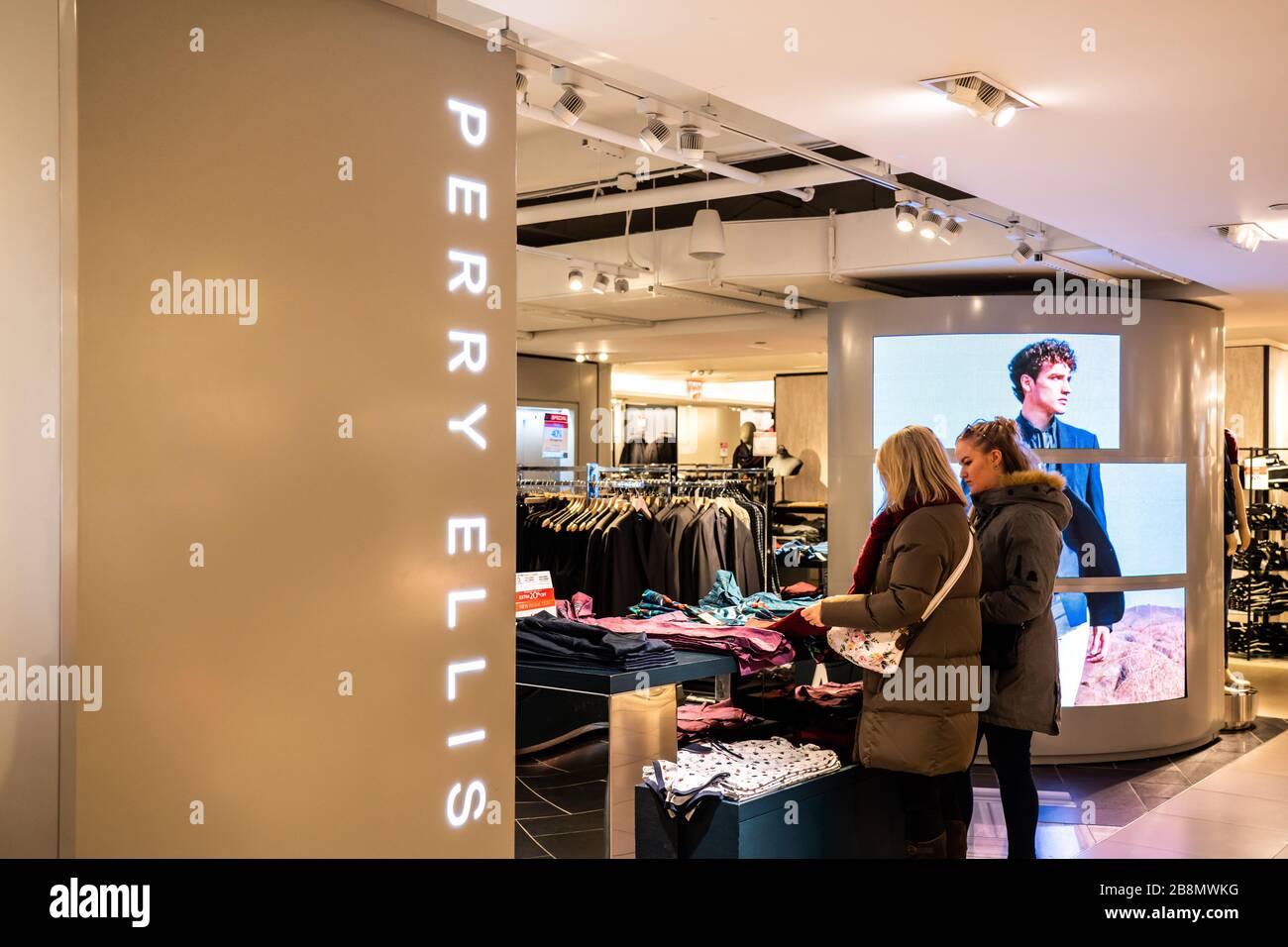 American premium clothing company, Tommy Hilfiger stall seen in a Macy's  department store in New York City. (Photo by Alex Tai / SOPA Images/Sipa  USA Stock Photo - Alamy