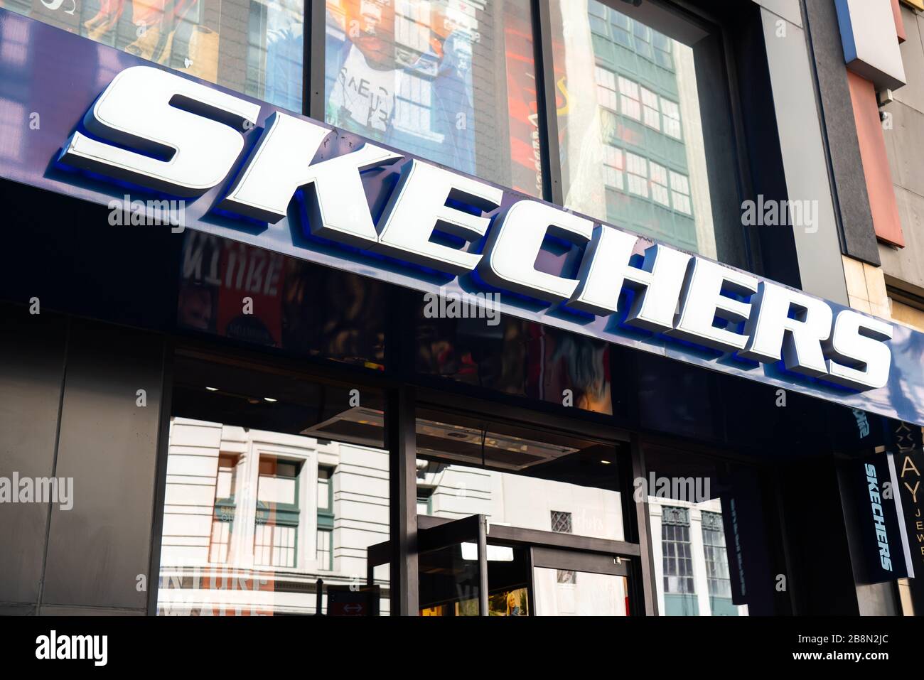 Skechers store logo hi-res stock photography and images - Alamy