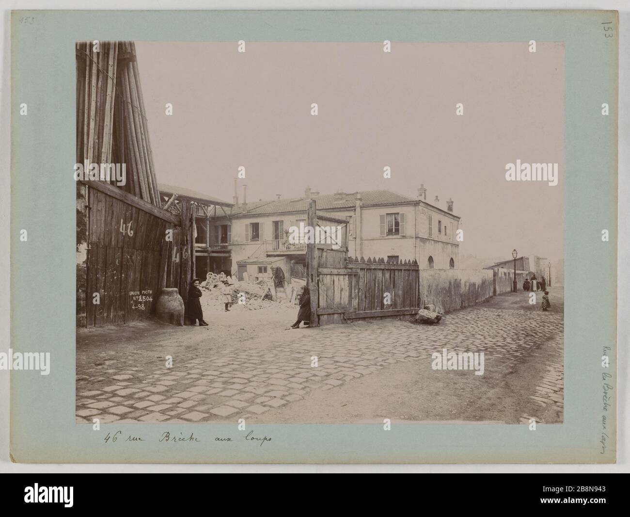 37 Rue De La Brèche Aux Loups 46 Rue De La Breche Aux Loups High Resolution Stock Photography and