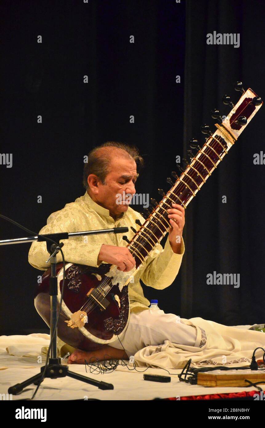Third generation sitarist hires stock photography and images Alamy